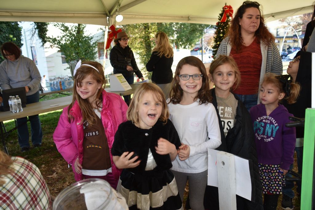 tree lighting 11-2019 062 (1024x683).jpg